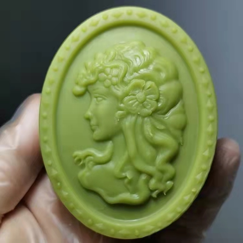 Candle. Queen - Koningin Zeep Mal voor Zeep Maken